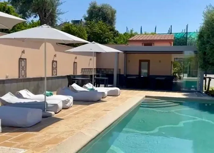 Pensión Emanuel 4*